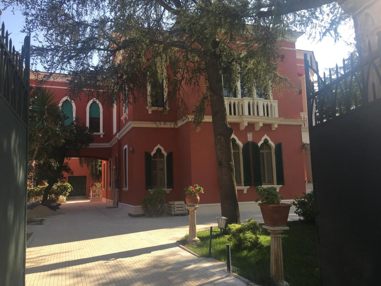 Donnenzo Bed & Breakfast Latiano Bagian luar foto