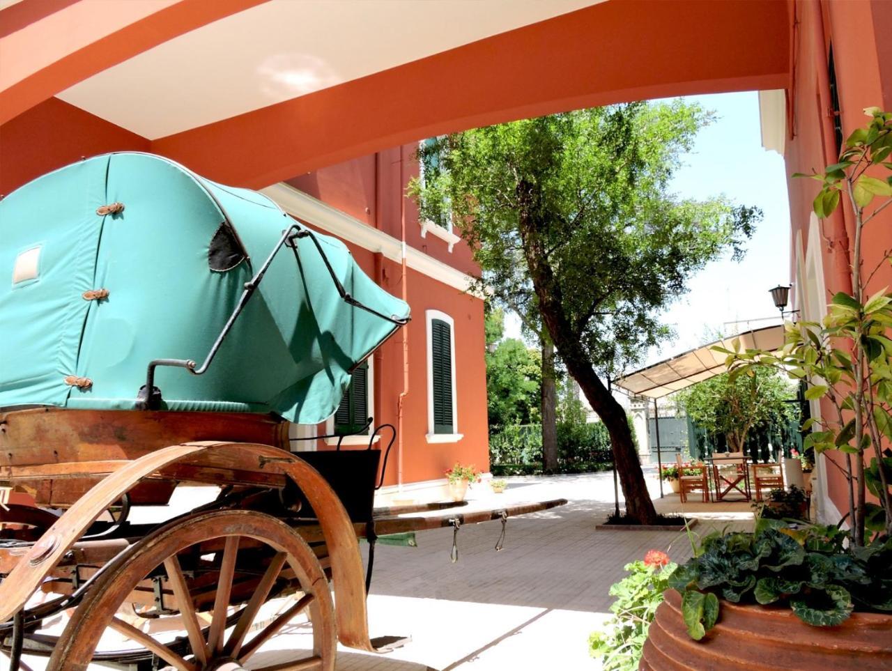 Donnenzo Bed & Breakfast Latiano Bagian luar foto